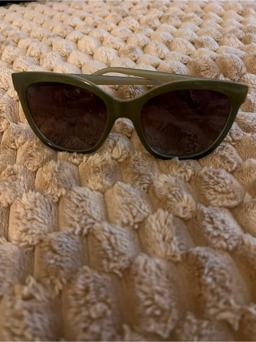 Women's Olive Green Cat-Eye Sunglasses